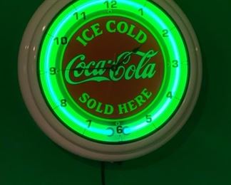 Ice Cold Coca-Cola Neon Sign/Clock 18in diameter x 4.5in d 19582