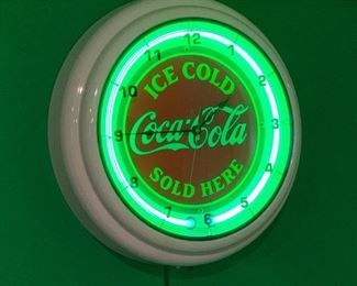 Ice Cold Coca-Cola Neon Sign/Clock 18in diameter x 4.5in d 19582