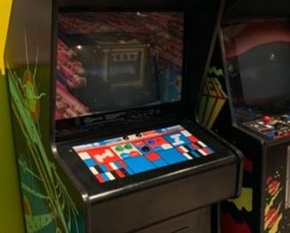 1980 Atari Asteroids Video Arcade Game Coin-Op 72x25x31in HxWxD 19579
