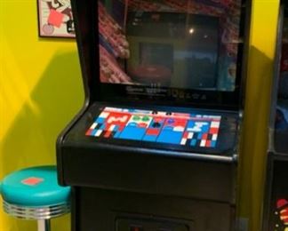 1980 Atari Asteroids Video Arcade Game Coin-Op 72x25x31in HxWxD 19579