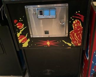 1980 Williams Defender Video Arcade Game Coin-Op 70x26x30in HxWxD 19578