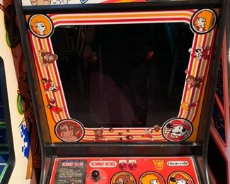1981 Nintendo Donkey Kong Video Arcade Game Coin-Op 67x24x34in HxWxD 19576
