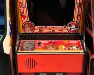 1981 Nintendo Donkey Kong Video Arcade Game Coin-Op 67x24x34in HxWxD 19576