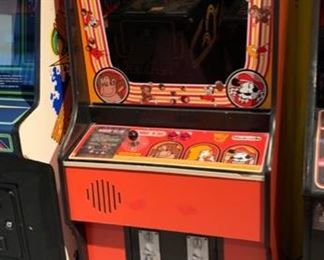 1981 Nintendo Donkey Kong Video Arcade Game Coin-Op 67x24x34in HxWxD 19576