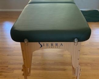 Sierra Comfort Fold-up Massage Table with Carrying Case 33x27x71 HxWxD GD124