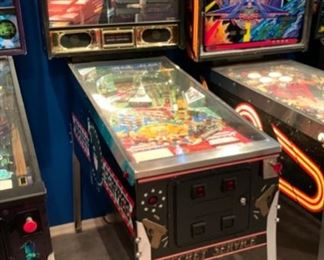 1988 Data East Secret Service Pinball Machine Coin op 79x30x56in HxWxD 19570