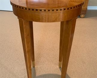 Accent Table Hickory White Genesis Collection Neo Classical 26x17x17 HxWxD GD102