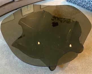 Contemporary Freeform Molded Glass Coffee Table 16x60x51in HxWxD 19503