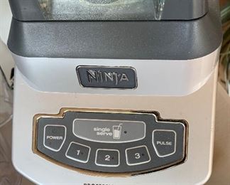 Ninja 100 Watt Blender 19687