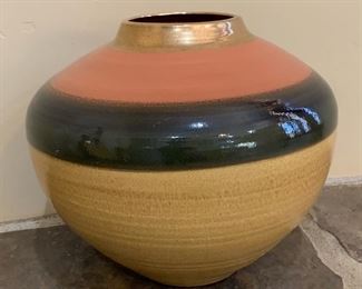 Tom Wallick Studio Pottery Lg vase	15in H x 18in Diameter	