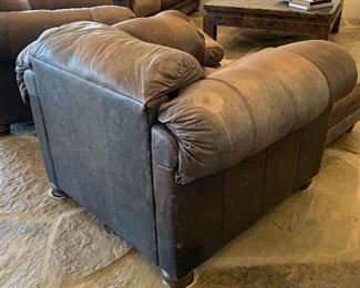 #2 Rustic Leather Nailhead  Chair w/ Ottoman	35x50x43in	HxWxD