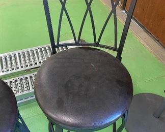 Black & wood bar stool swivel chairs (pair)	18x22x45	HxWxD