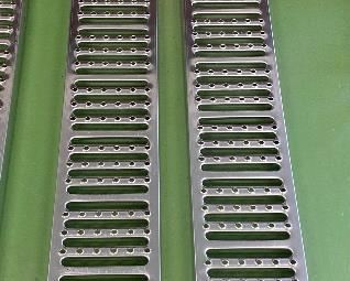 Haul-Master 1000 Lb. Capacity 10 In. X 84 In. Steel Loading Ramps, Set Of Two 