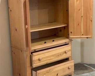 Broyhill Fontana Knotty Pine Wardrobe Dresser Armoire	63x42x20in	HxWxD