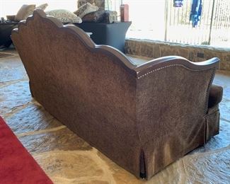 Traditional  Wood Frame Sofa/Couch	44x90x40in	HxWxD