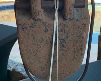 Rustic Pottery & Iron decor pot	18x10x8in	HxWxD