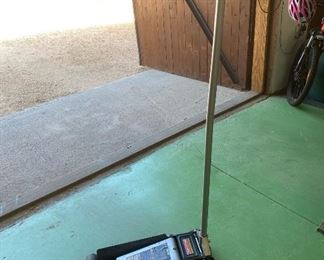 Craftsman professional 4 ton low profile floor jack	N/A