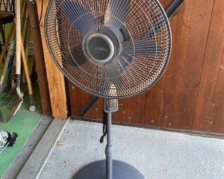 Lasko 20 inch diameter Floor standing Fan	22x22x51	HxWxD