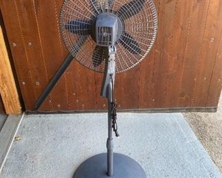 Lasko 20 inch diameter Floor standing Fan	22x22x51	HxWxD