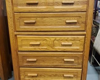Oak Chest of Drawers