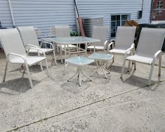 Outdoor Tables Chairs