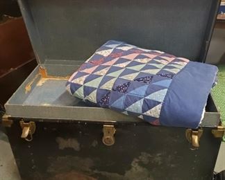 Vtg Trunk Handmade Quilt