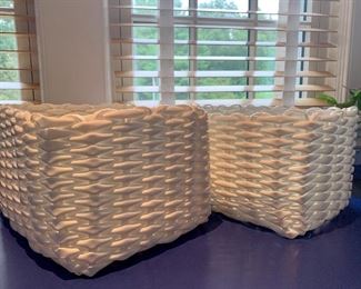 Item 274:  Lot of 2 woven storage baskets: $20
