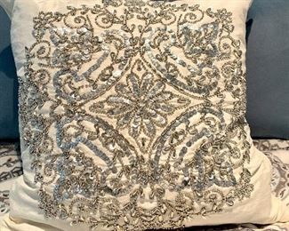 Item 381:  Decorative pillow:  $14