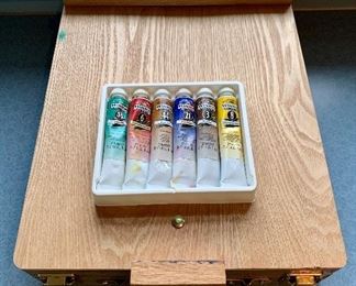 detail- includes a set of Winsor Oil Paints