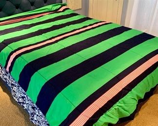 Item 283:  Reversible full size comforter:  $18