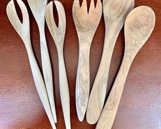 Item 292:  Set of (6) wood utensils:  $18