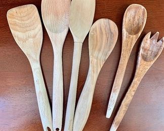 Item 293:  Set of (6) wood utensils:  $18