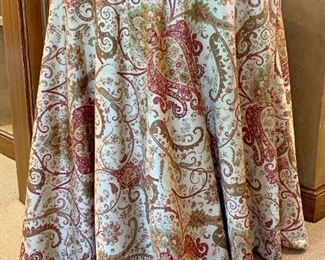 Item 320:  Side table and tablecloth - 23.5" x 28.5":  $38.00