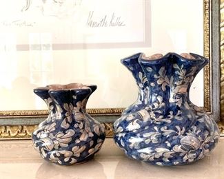 Item 482:  (2) Biagioli vases: $30                                                                      Tallest - 7" $