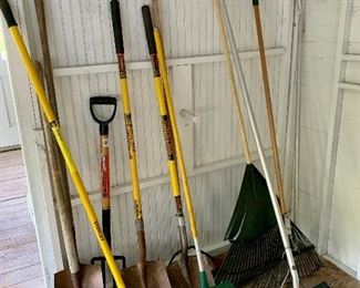 Item 366:  Lot of assorted tools:  $30