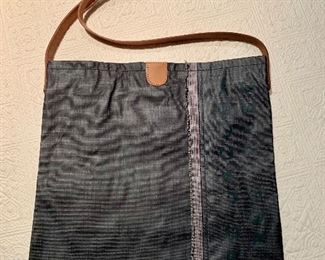 Item 439:  Crossbody bag:  $20