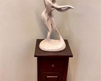 Sculpture accent chest