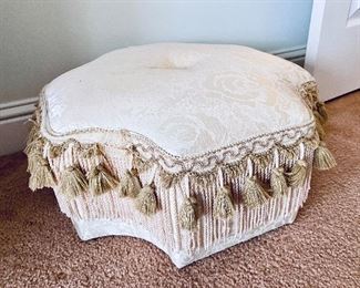 Ottoman tassels