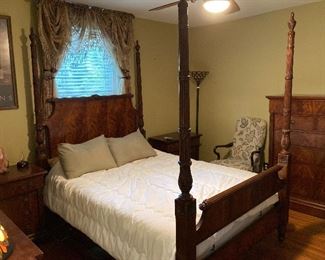 Haverty's 5 piece bedroom suit - queen bed (w/tempurpedic adjustabel mattress), chest of drawers, dresser w/mirror, 2 bedside tables- GLORIOUS!!
