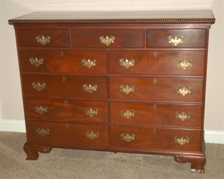 Craftique Mahogany 11 drawer Dresser