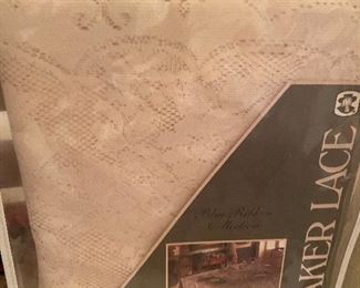 Quaker Lace Table Cloth New In Package $28.00