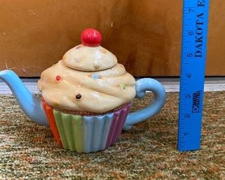 Cupcake Teapot $5.00