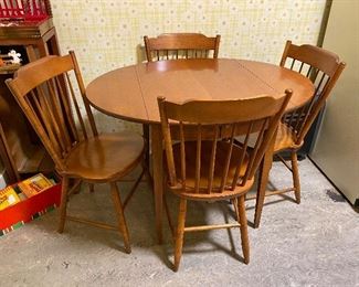 Hitchcock Table and Chairs w/Leaves $275.00