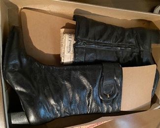 Size 7.5 Narrow Boots $15.00
