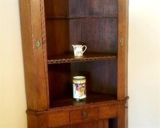 primitive corner hutch
