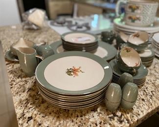 Flintridge "Sarita" 31 piece china set $160 or best offer