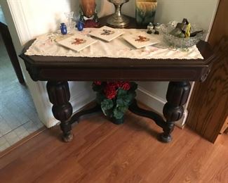 Oak corner table