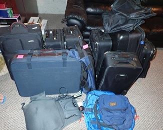 LARGE VARIETY OF SUITCASES AND BACKBACKS