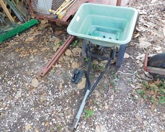 tow type fertilizer spreader