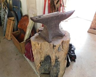 large anvil signed "Peter Wright"